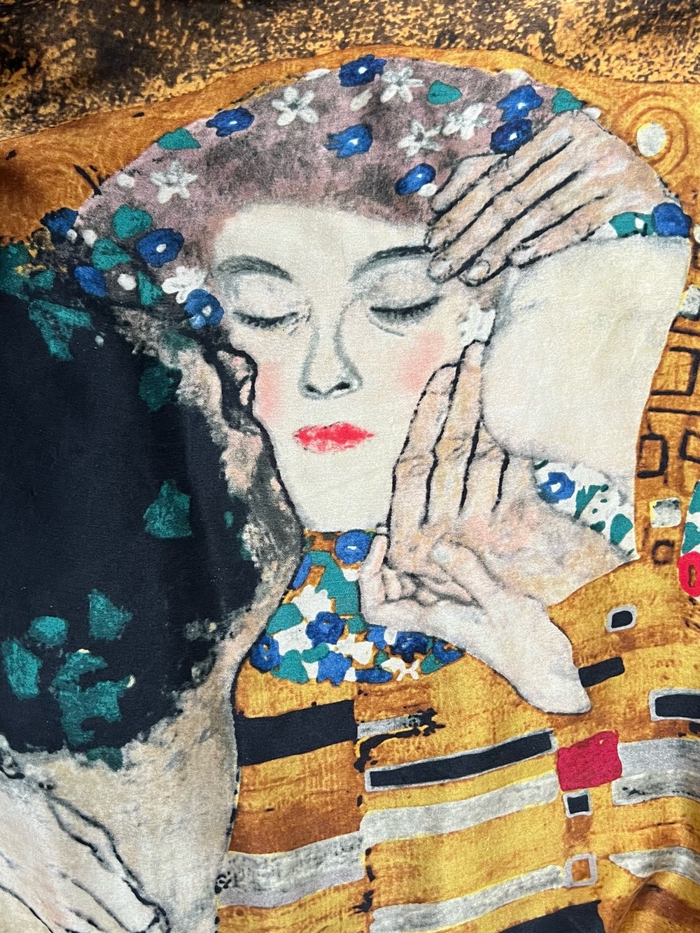 Gustav Klimt The Kiss Silk Square Scarf Art Nouveau Gold Black Hand Rolled Hem - Picture 8 of 10